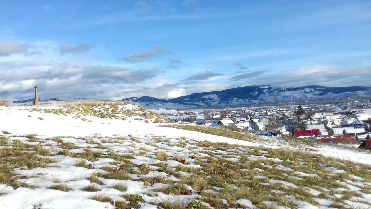 Готель Gall Vendeghaz Lazarea Екстер'єр фото